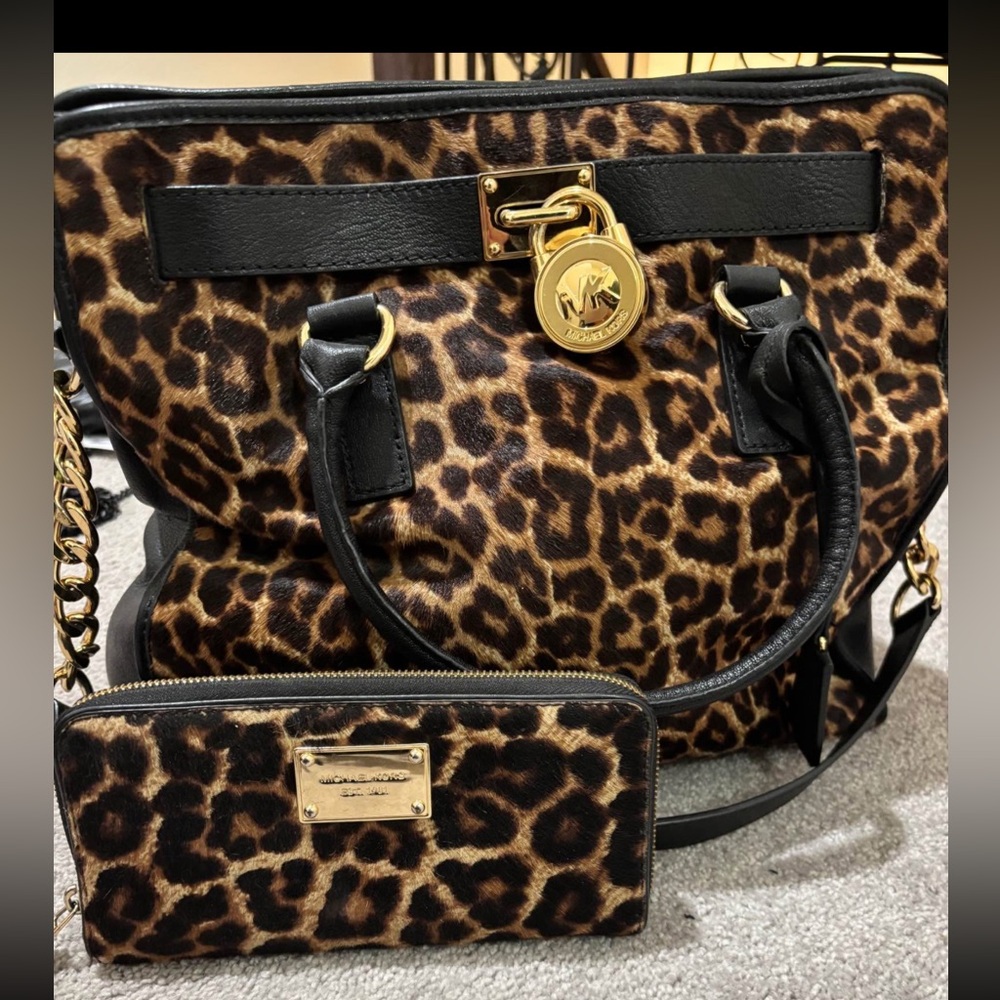 Pre love Mk-Michael Kors bag Leopard print, wallet included